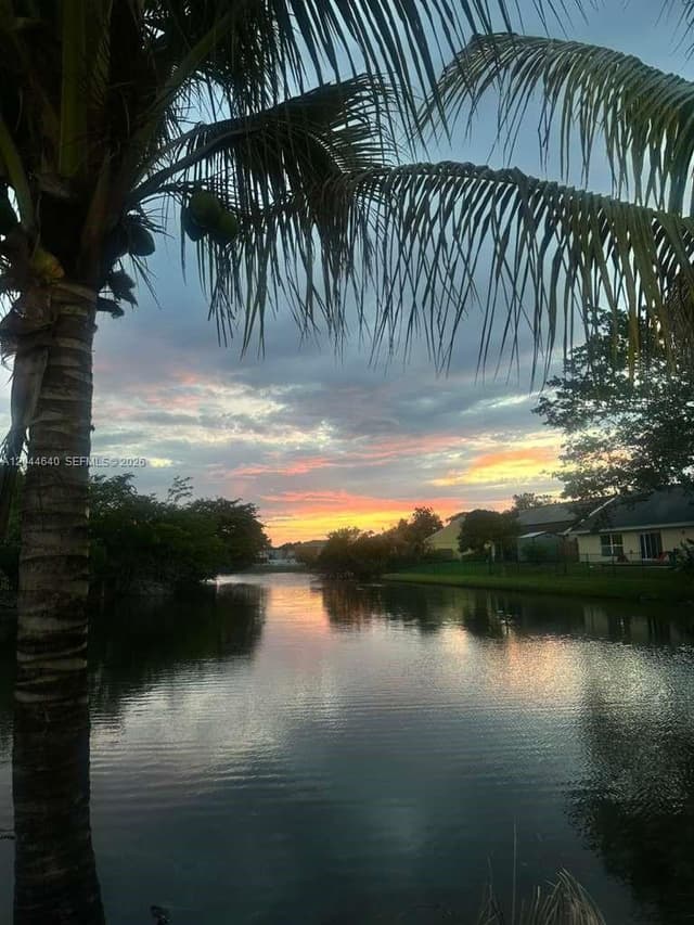 2730 Cypress Ave, Miramar FL 33025 - Miramar, FL - Photo 7
