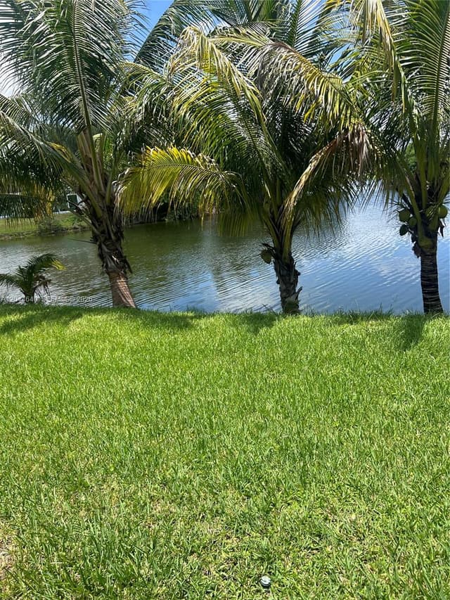 2730 Cypress Ave, Miramar FL 33025 - Miramar, FL - Photo 5