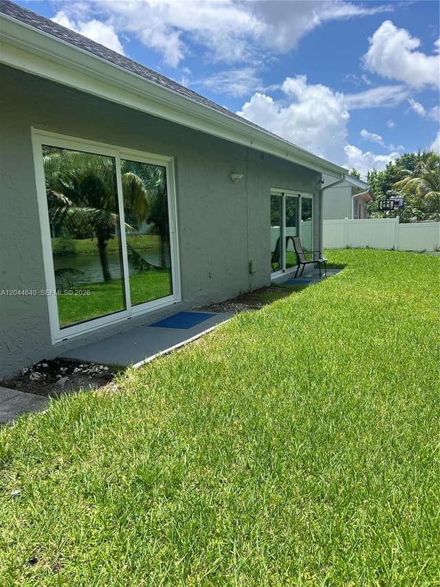 2730 Cypress Ave, Miramar FL 33025 - Miramar, FL - Photo 4