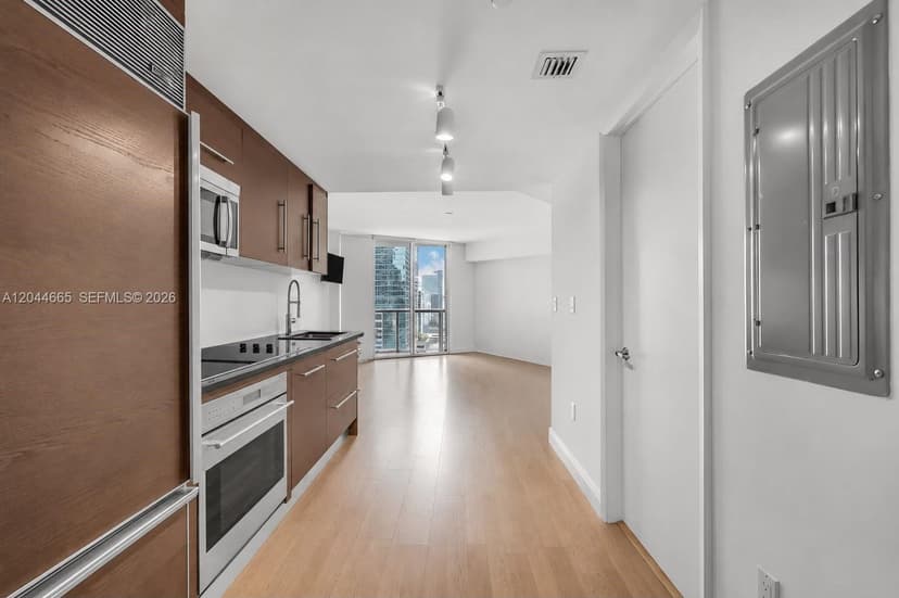 475 Brickell Ave # 2508, Miami FL 33131