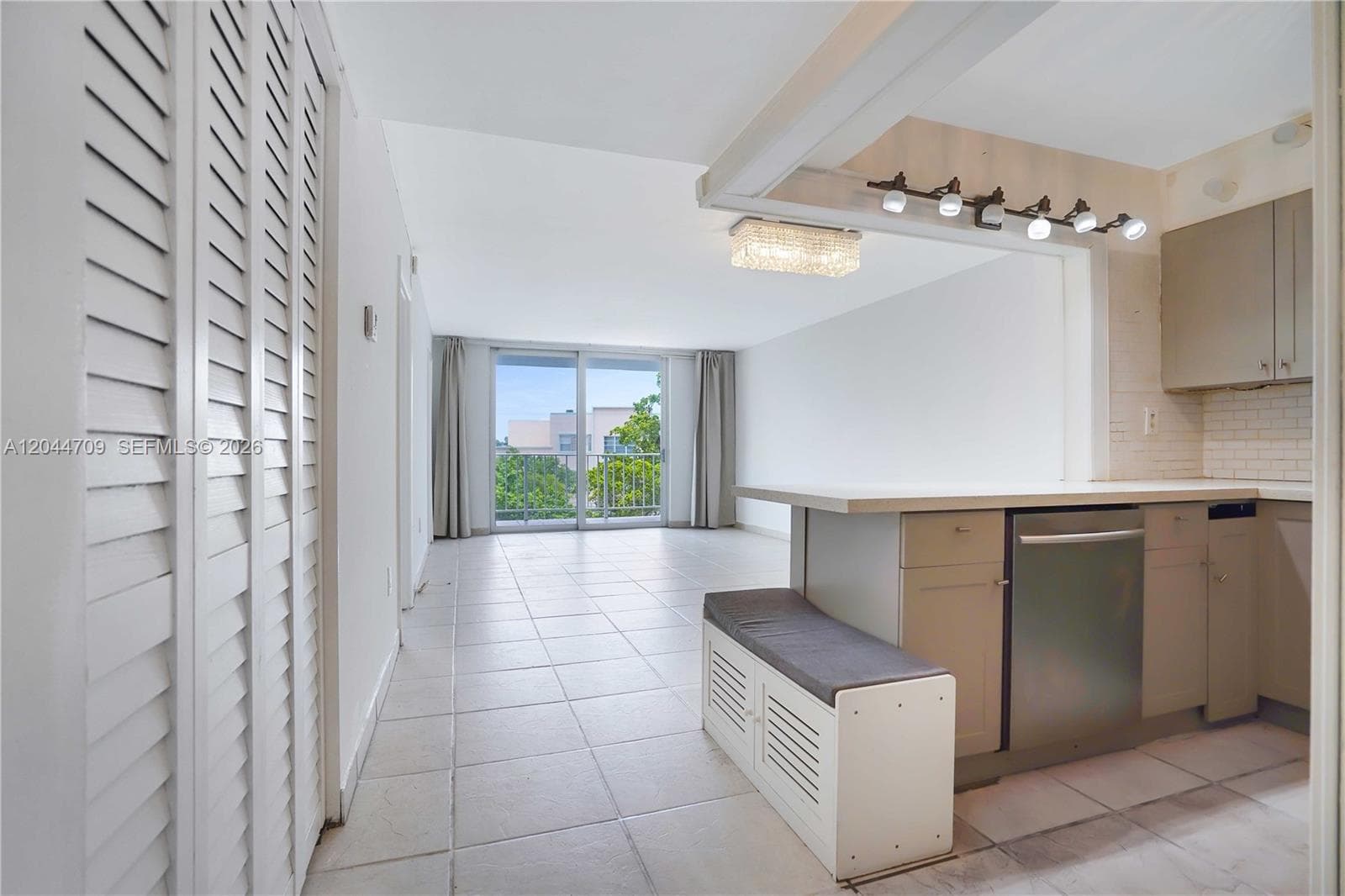 6900 Bay Dr # 3H, Miami Beach FL 33141 - Miami Beach, FL - Photo 1