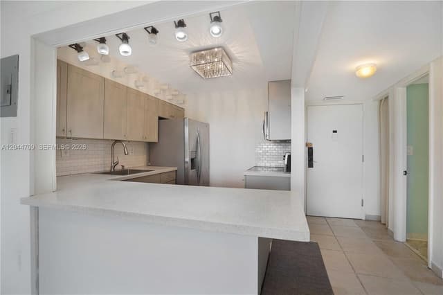 6900 Bay Dr # 3H, Miami Beach FL 33141 - Miami Beach, FL - Photo 4
