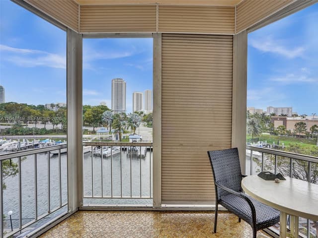 200 Diplomat Pkwy # 432, Hallandale Beach FL 33009 - Hallandale Beach, FL - Photo 2