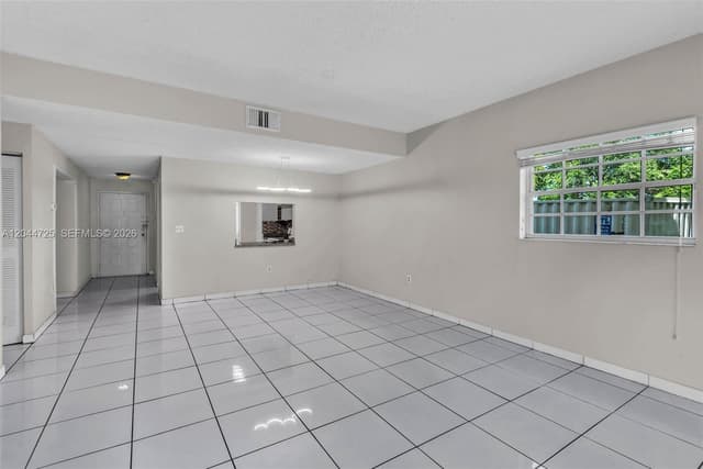 10018 Hammocks Blvd # 5, Miami FL 33196 - Miami, FL - Photo 2