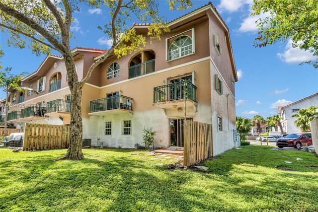 10018 Hammocks Blvd # 5, Miami FL 33196 - Miami, FL - Photo 6