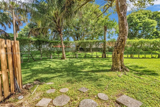 10018 Hammocks Blvd # 5, Miami FL 33196 - Miami, FL - Photo 7