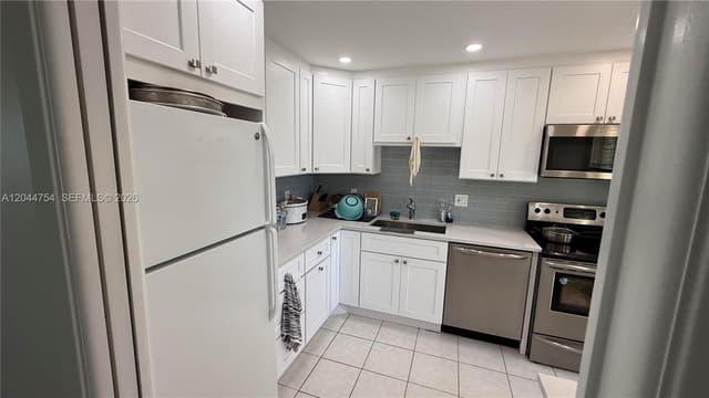 2901 S Palm Aire Dr # 408, Pompano Beach FL 33069 - Pompano Beach, FL - Photo 6