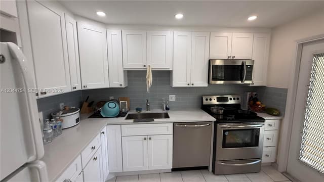 2901 S Palm Aire Dr # 408, Pompano Beach FL 33069 - Pompano Beach, FL - Photo 7