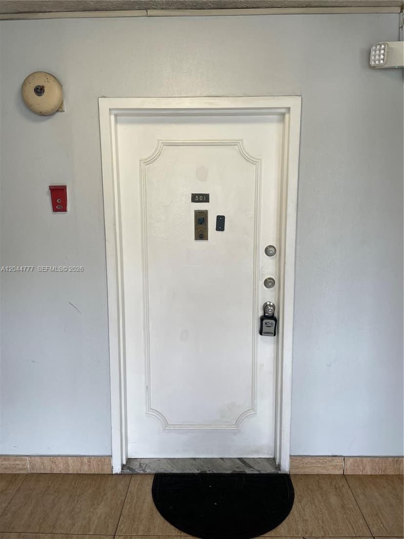 13685 NE 10th Ave # 301, North Miami FL 33161
