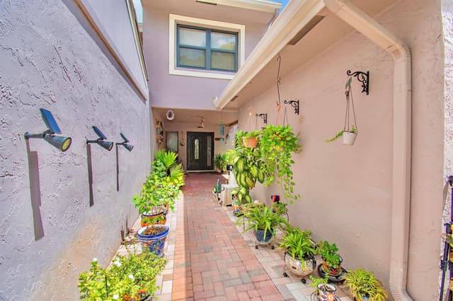 6640 Thornhill Court, Boca Raton FL 33433 - Boca Raton, FL - Photo 2