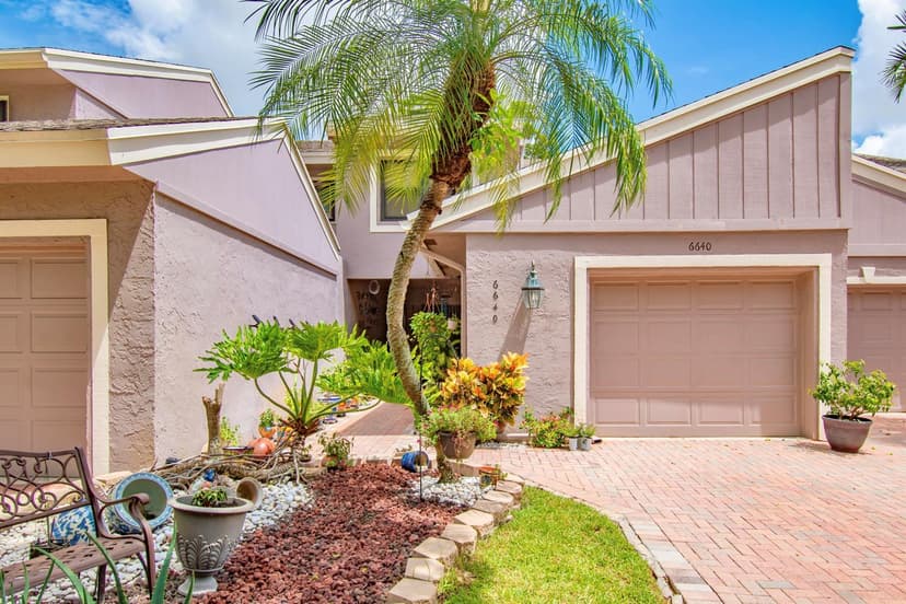 6640 Thornhill Court, Boca Raton FL 33433
