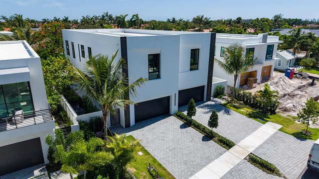 723 Lake Avenue N, Delray Beach FL 33483 - Delray Beach, FL - Photo 2