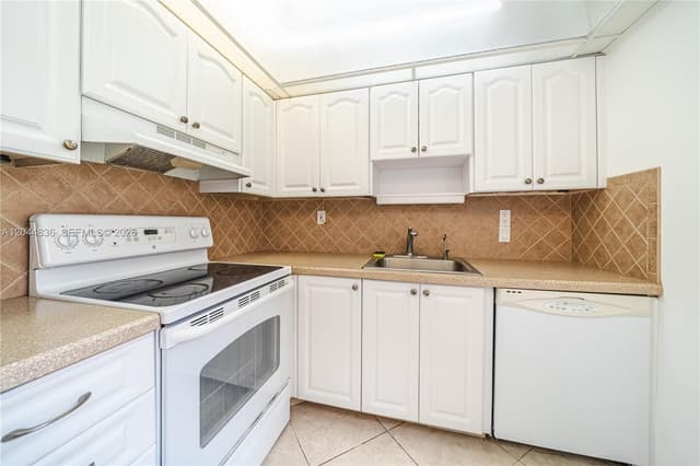 642 N Normandy  N # 642, Delray Beach FL 33484 - Delray Beach, FL - Photo 7