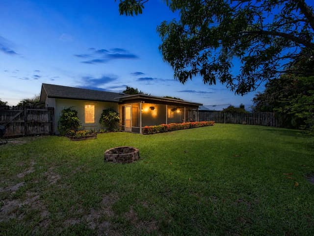 126 Chapel Lane, Tequesta FL 33469 - Tequesta, FL - Photo 3