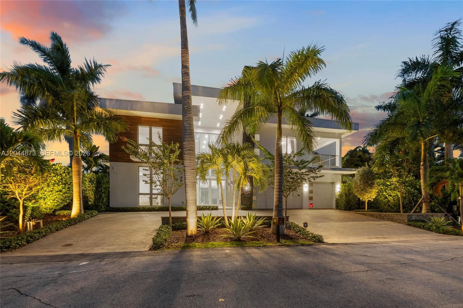 91 Fiesta Way, Fort Lauderdale FL 33301