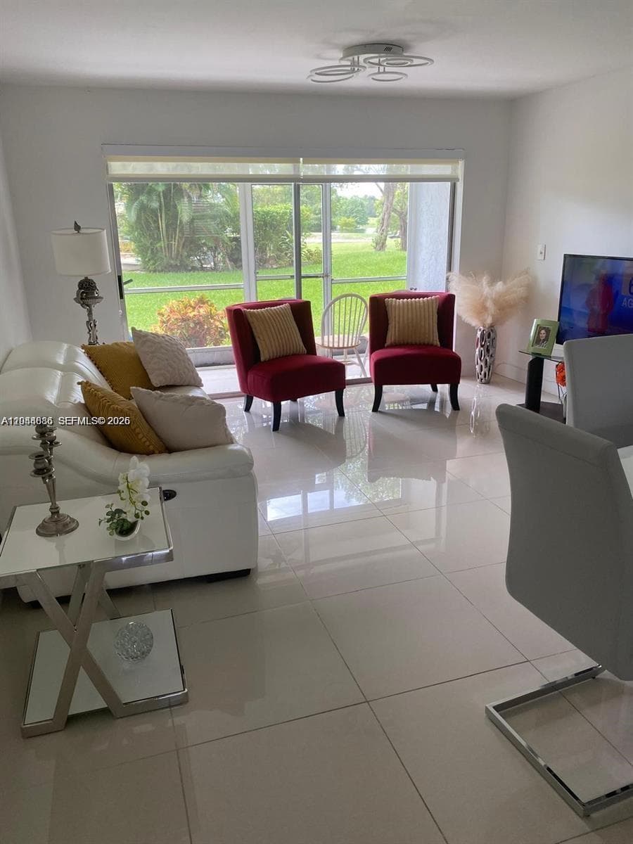 8838 W Mcnab Rd # 104, Tamarac FL 33321 - Tamarac, FL - Photo 1