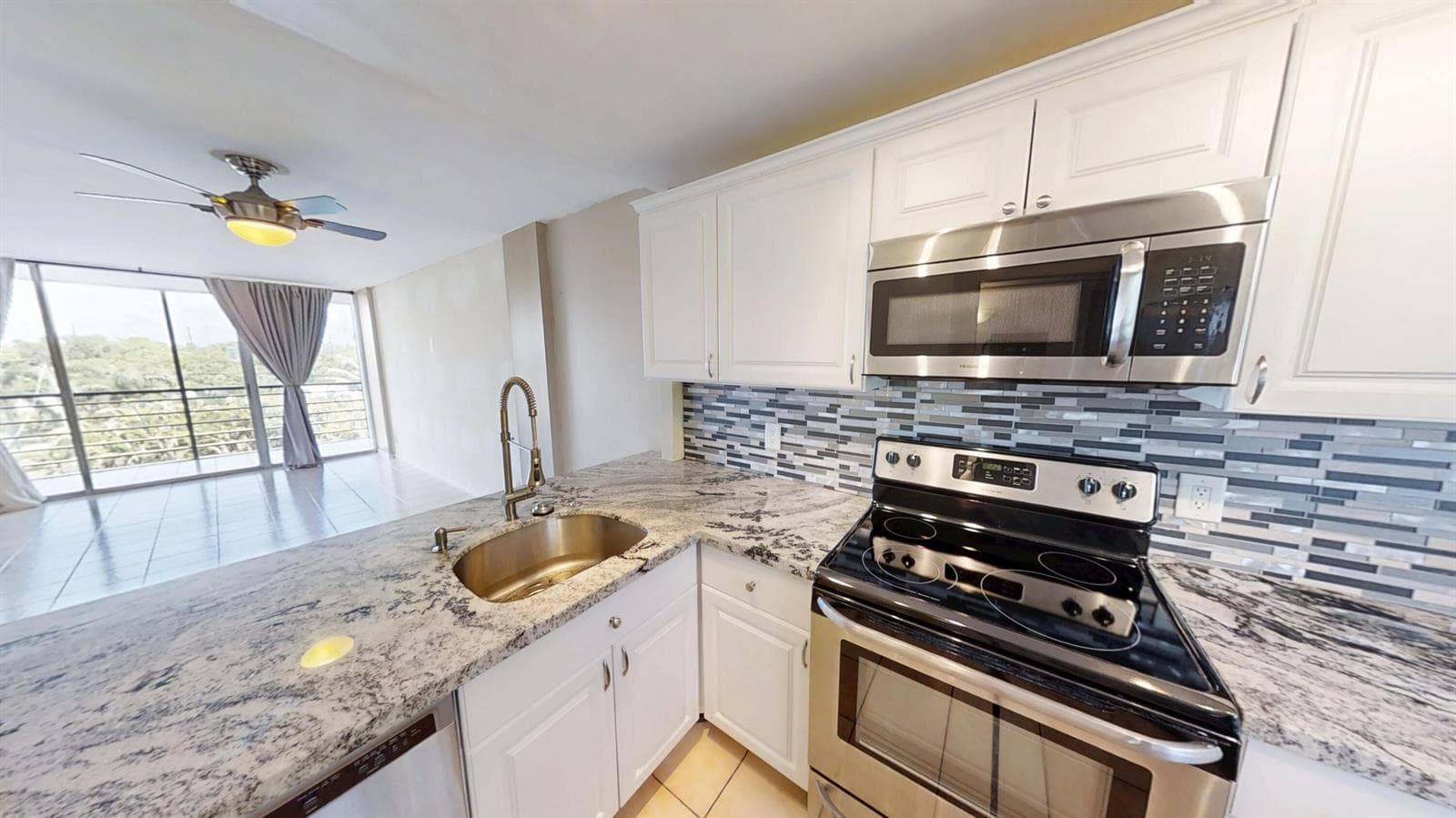 108 Royal Park Drive Unit 4E, Oakland Park FL 33309 - Oakland Park, FL - Photo 1