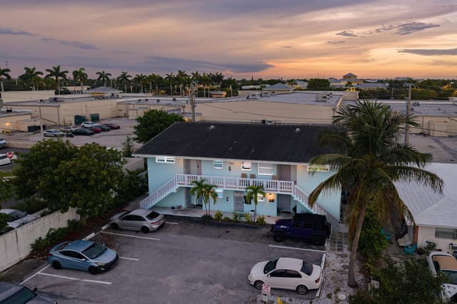 1001 SE 3rd Street, Deerfield Beach FL 33441 - Deerfield Beach, FL - Photo 2