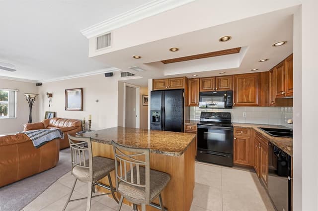 1839 Middle River Drive # 302, Fort Lauderdale FL 33305 - Fort Lauderdale, FL - Photo 4