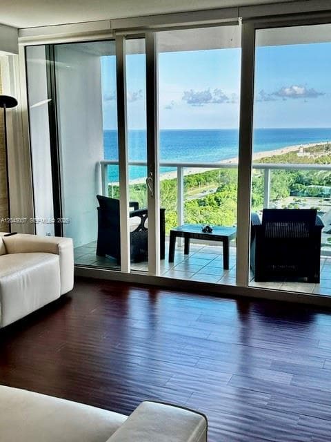 100 Bayview Dr # 2124, Sunny Isles Beach FL 33160
