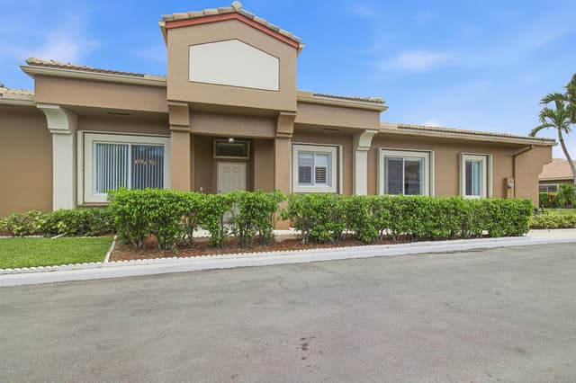 10216 Lombardy Drive, Tamarac FL 33321 - Tamarac, FL - Photo 2