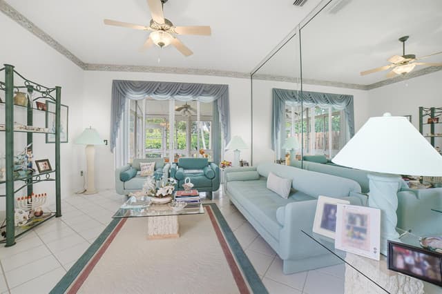 10216 Lombardy Drive, Tamarac FL 33321 - Tamarac, FL - Photo 4