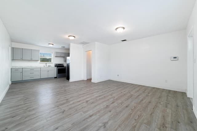 317 NW 14th Street, Belle Glade FL 33430 - Belle Glade, FL - Photo 4