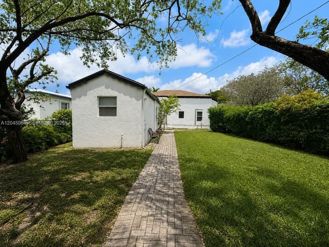 1700 Dewey St, Hollywood FL 33020 - Hollywood, FL - Photo 4