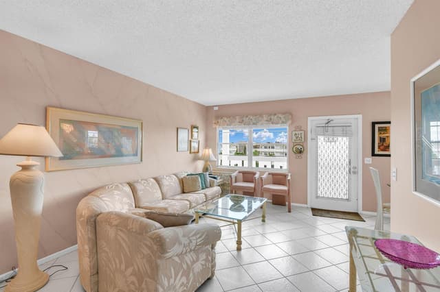 4053 Wolverton C, Boca Raton FL 33434 - Boca Raton, FL - Photo 3