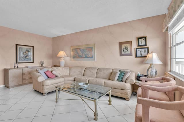 4053 Wolverton C, Boca Raton FL 33434 - Boca Raton, FL - Photo 5