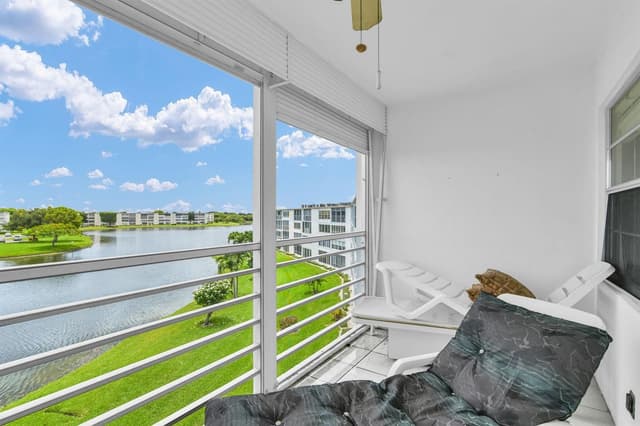 4053 Wolverton C, Boca Raton FL 33434 - Boca Raton, FL - Photo 4