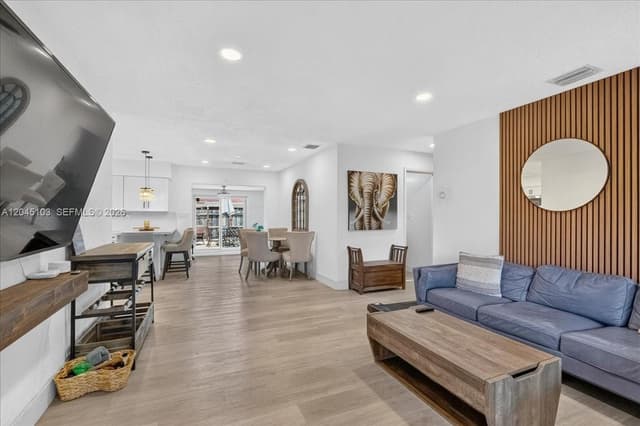 1131 N 75th Ave, Hollywood FL 33024 - Hollywood, FL - Photo 2