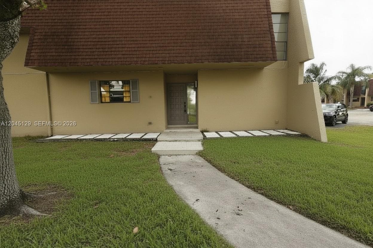 8985 Palm Tree Ln # 8985, Pembroke Pines FL 33024