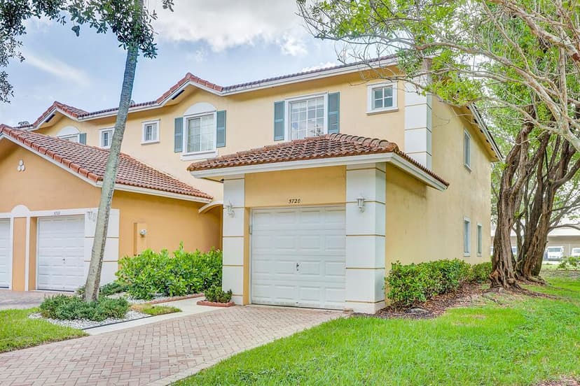 5720 Tuscany Way, Tamarac FL 33321