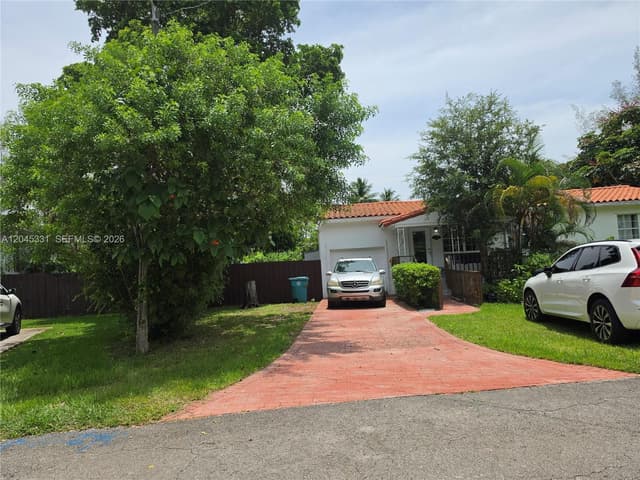 10801 NE 10th Ave, Biscayne Park FL 33161 - Biscayne Park, FL - Photo 3