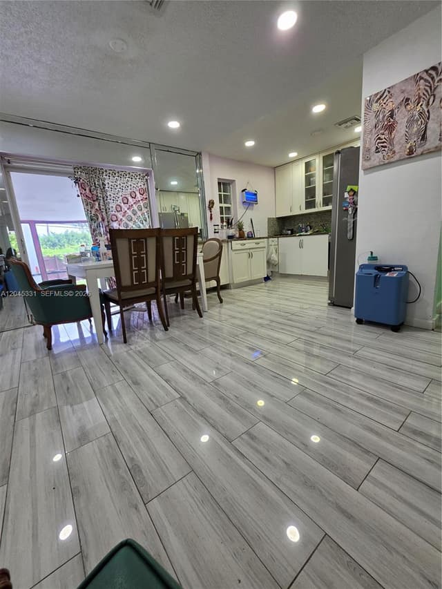 10801 NE 10th Ave, Biscayne Park FL 33161 - Biscayne Park, FL - Photo 5