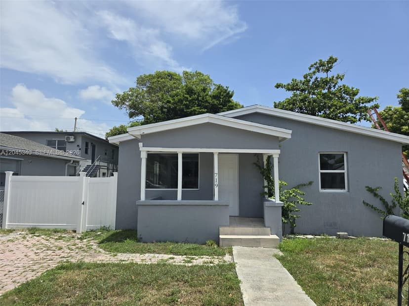 719 21st St, West Palm Beach FL 33407