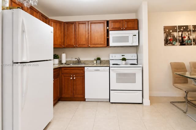 7090 NW 179th St # 108, Hialeah FL 33015 - Hialeah, FL - Photo 3