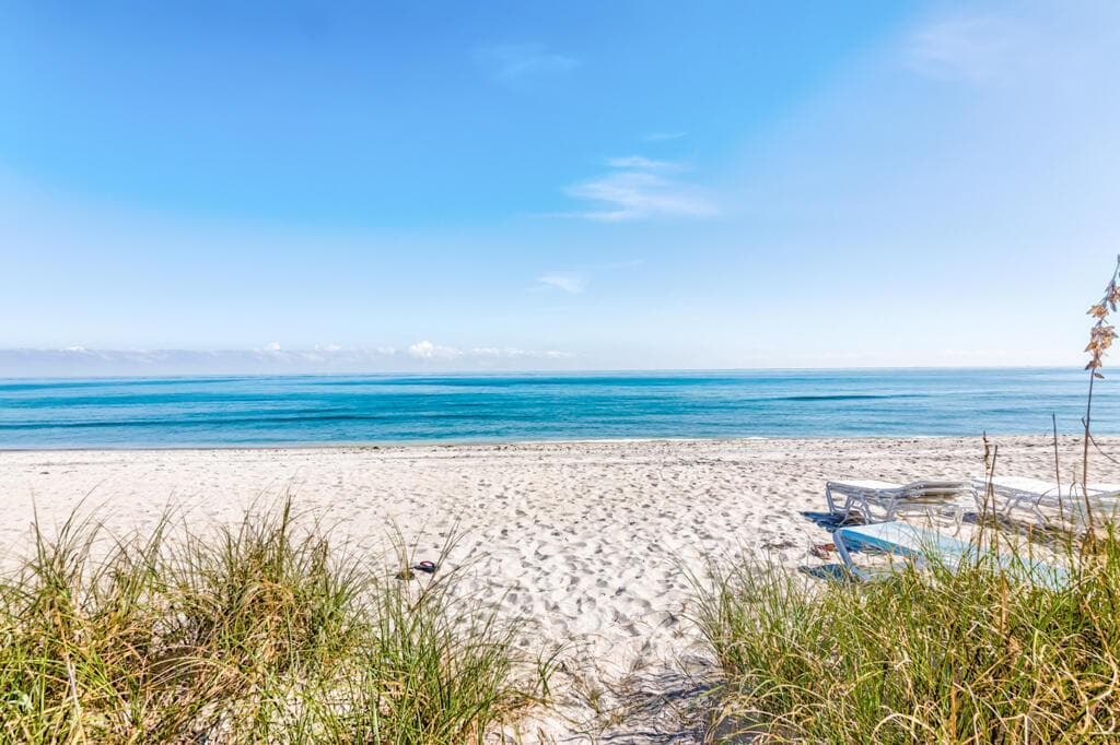 205 NE 3rd Street # 104, Boynton Beach FL 33435