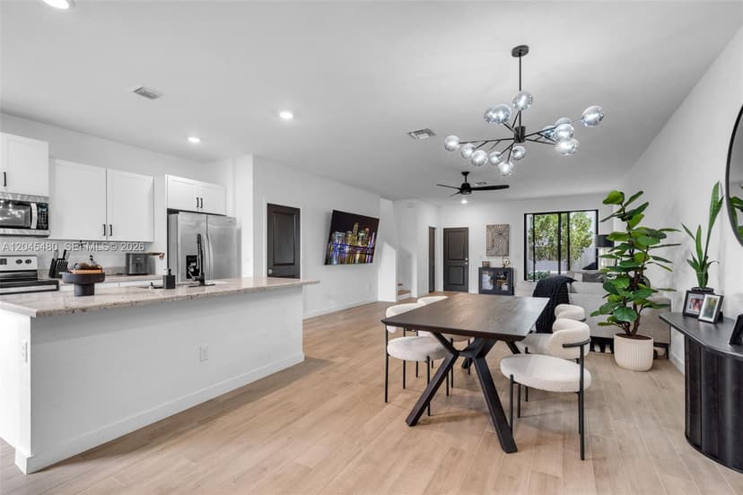 387 NW 17th St, Fort Lauderdale FL 33311