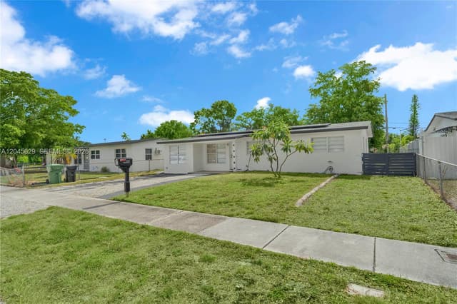 1016 SW 22nd Ter, Fort Lauderdale FL 33312 - Fort Lauderdale, FL - Photo 2