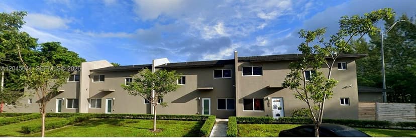 205 NW 159th St, Miami FL 33169