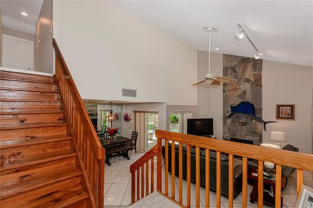 17617 NW 61st Ct N, Hialeah FL 33015 - Hialeah, FL - Photo 4