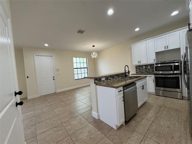 749 SW 3rd Avenue, Pompano Beach FL 33060 - Pompano Beach, FL - Photo 2