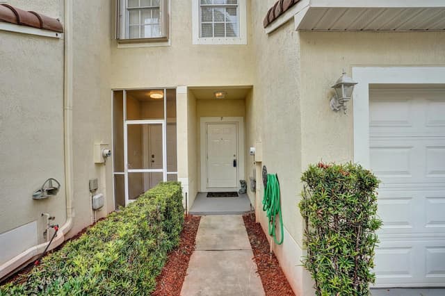 9664 Porta Leona Lane, Boynton Beach FL 33472 - Boynton Beach, FL - Photo 2