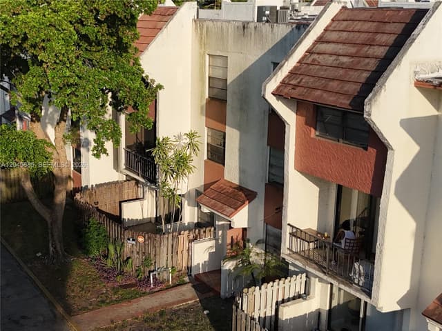 1796 NW 55th Ave # 103, Lauderhill FL 33313 - Lauderhill, FL - Photo 2