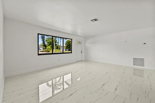 3645 Melaleuca Lane, Lake Worth FL 33461 - Lake Worth, FL - Photo 5