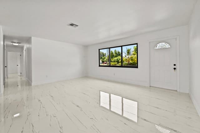 3645 Melaleuca Lane, Lake Worth FL 33461 - Lake Worth, FL - Photo 4