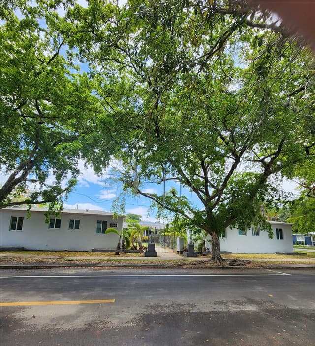2000 Washington St, Hollywood FL 33020 - Hollywood, FL - Photo 2