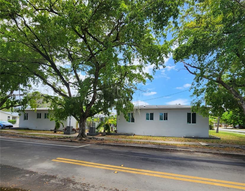2000 Washington St, Hollywood FL 33020